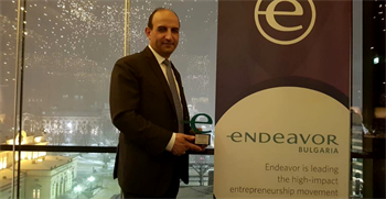 Kalin Radev with award by Endeavor Bulgaria